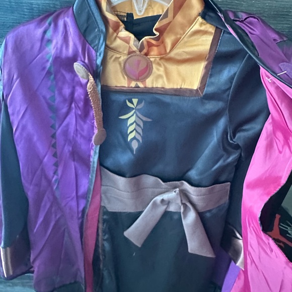 Disney Purple girls  Cape with Black Accents. - Picture 8 of 16